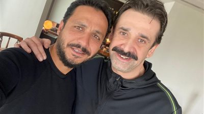 بيتر ميمي يغلق حسابه بـ”فيس بوك” بعد إعلان كريم عبد العزيز ومكي بطلين لـ”الاختيار”