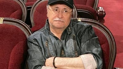 إصابة المخرج مراد منير زوج الراحلة فايزة كمال بجلطة في المخ