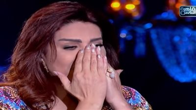 وفاء عامر تكشف حقيقة وفاة والدتها (صورة)