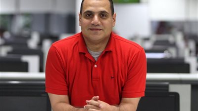 كامل كامل يصف انقسامات الإخوان بالموجة الكبرى في تاريخ الإرهابية