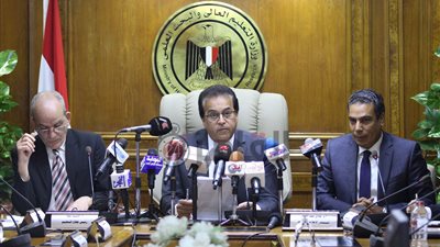 “الأعلى للجامعات” يوافق على تطبيق المرحلة الثانية من الاختبارات الإلكترونية تنفيذا لتكليفات الرئيس