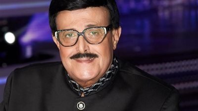 أشرف زكي لـ”القاهرة 24″: سمير غانم بصحة جيدة ويجلس مع عائلته في منزله