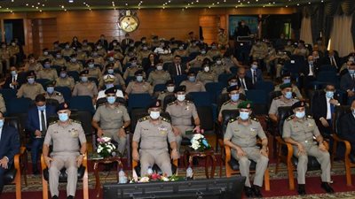 القائد العام للقوات المسلحة يشهد مناقشة البحث الرئيسي لأكاديمية ناصر العسكرية العليا