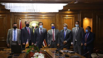 “ألفاظ خارجة” في اجتماع مجلس شئون المعاهد بحضور وزير التعليم العالي