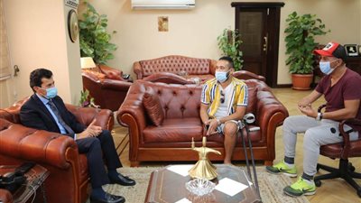 وزير الرياضة يعلن تشكيل لجنة لإدارة لعبة كرة القدم للمبتورين