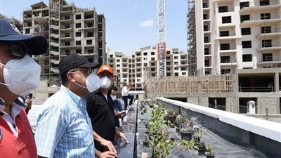 وزير الإسكان يتابع تنفيذ مجتمعات عمرانية بالساحل الشمالي على 707 آلاف فدان