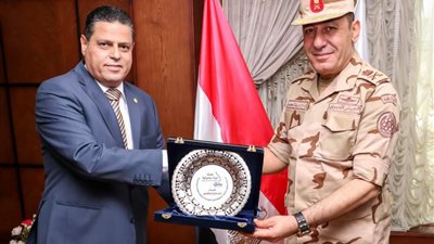 رئيس ميناء دمياط يثمن جهود “الوطنية للنقل النهري” في نقل البضائع عبر المحطة النهرية