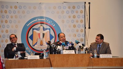 وزير المالية يقرر إنشاء وحدة تنظيمية لموازنة “البرامج والأداء”