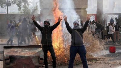 تسلحوا ضد المصريين.. تاريخ الإخوان في الاندساس بالمظاهرات وتأجيج الأحداث السياسية في مصر