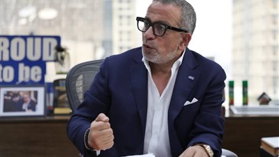 عمرو الجنايني لمرتضى منصور: “إحنا اللي بلغنا عن سرقة الكؤوس يا بيه”