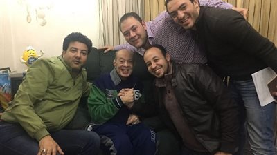 مؤلف آخر عمل لـ”المنتصر بالله”: “الدكتور قال إن الشغل عمل طفرة صحية.. والراحل تألق في البروفات”