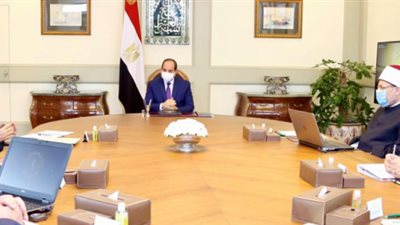 السيسي يوجه بمنح مكافآت تميز علمي للعاملين بوزارة الأوقاف