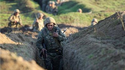 أرمينيا تعلن الأحكام العرفية وأذربيجان تتعهد بالنصر وسط اشتباكات عنيفة