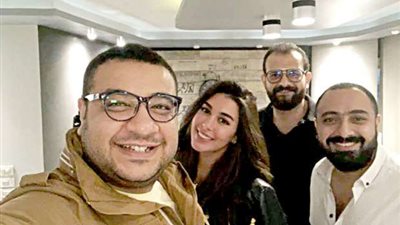 مؤلف “فرصة تانية” يعلن تعافيه من وعكة صحية (صورة)