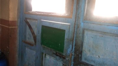 غلق 18 منشأة “بير سلم” وإعدام أكثر من ربع طن أغذية غير صالحة للاستهلاك الآدمي في الشرقية (صور)