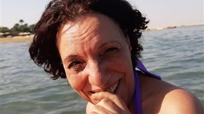 عارفة عبد الرسول ترد على منتقديها: “كل واحد يبص في ورقته”