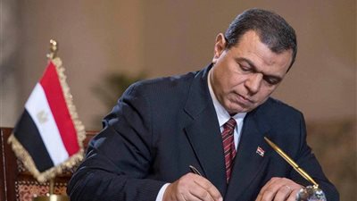 القوى العاملة تعلن صرف الدفعة الرابعة لمنحة العمالة غير المنتظمة استجابة لقرار الرئيس