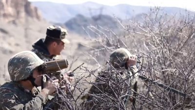 وزارة الدفاع الأرمينية: نمتلك أدلة على تدخل تركيا بجانب أذربيجان.. ووجود مسلحين سوريين في “قره باغ”