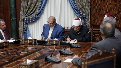 صرف 500 جنيه شهريًا للعمالة غير المنتظمة من بيت الزكاة حتى نهاية ديسمبر المقبل