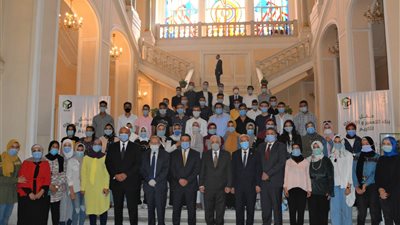 وزير التربية والتعليم يشهد حفل تكريم بنك التعمير والإسكان لأوائل الثانوية العامة والدبلومات الفنية