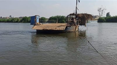 انخفاض منسوب المياه بنهر النيل بقرية كوم شريك بالبحيرة (صور)