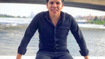 وائل الإبراشي يسخر من عمر كمال على الهواء بسبب حفل لبنان