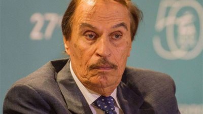 غدًا.. عزت العلايلي ضيف إنجي علي في “أسرار النجوم”