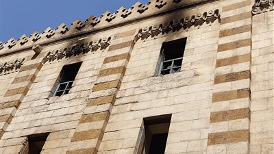 “القاهرة 24” أمام الجامع الأزهر لرصد الآثار الناتجة عن حريق أمس (فيديو)