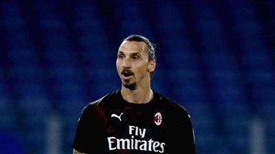 إبراهيموفيتش يعلن تعافيه من فيروس كورونا