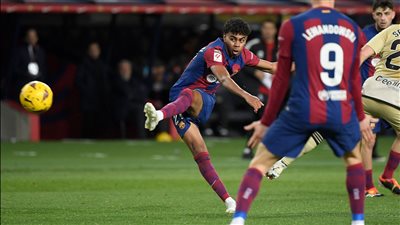 قبل بلوغه الـ 18 عاما.. لامين يامال على أعتاب دخول نادي المئة