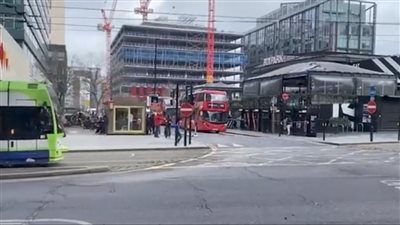 بريطانيا تستعد لعاصفة إيوين بسرعة رياح تصل إلى 90 ميلًا في الساعة