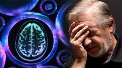 تظهر عند تحضير كوب شاي.. علامة تشير إلى الإصابة بـ الخرف