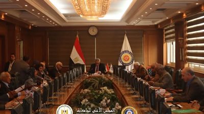 تصل لـ500 دولار لغير المصريين.. الأعلى للجامعات يكشف رسوم معادلة الدرجات العلمية