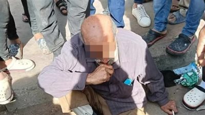 جد يطعن حفيديه انتقاما من والدهما بدمياط