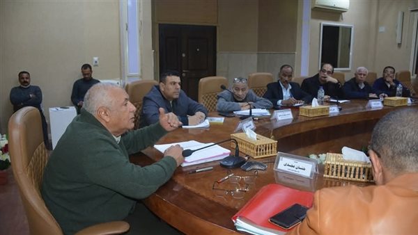 جانب من لقاء محافظ