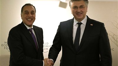 رئيس الوزراء يلتقي نظيره الكرواتي في دافوس
