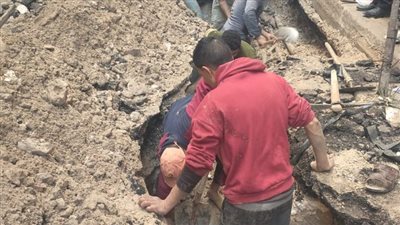 أدت لانقطاع المياه.. الانتهاء من إصلاح كسر ماسورتين بشارع طيبة بالإسكندرية