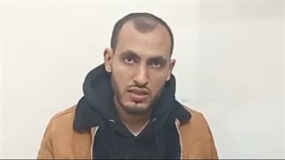 أسرة طالبة تتهم مهندسا من كفر الشيخ بابتزازها لرفضها الزواج منه: قالّها يا تتجوزيني يا أقتلك | بث مباشر