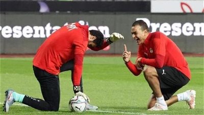 عصام الحضري: الشناوي رقم 1 في حراسة مرمى منتخب مصر.. وعواد ثانيًا