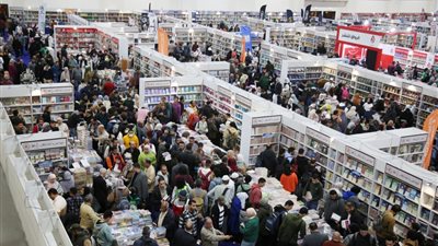 400 ألف زائر لمعرض الكتاب في أول أيامه