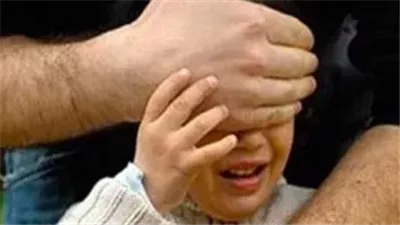 ضبط والد طفلة أوثقها بحبل وألقاها في كورنيش السويس 