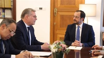 وزير البترول يسلم دعوة السيسي لرئيس قبرص لحضور مؤتمر مصر للطاقة 