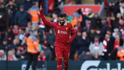 بعد رحيل نيمار.. هل ينضم محمد صلاح لـ الهلال الصيف المقبل؟ 