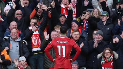 تعليق مفاجئ من سلوت على أداء صلاح الدفاعي في مباراة إيبسويتش