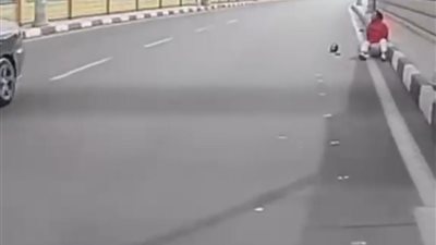 لم يتحرك لإنقاذه.. مواطن يوثق حادث سير في الإسماعيلية يثير غضب المتابعين