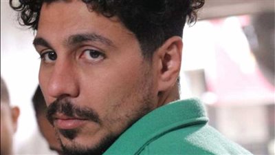 خروج المخرج إبرام نشأت من المستشفى بعد تعرضه لحادث سير.. ويعلق: حادثة بسيطة ورجعت البيت