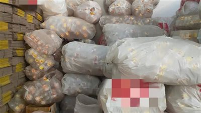 ضبط طن زيت طعام مجهول المصدر داخل مصنع غير مرخص بالقليوبية 