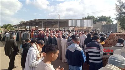 زعلت عليه.. تشييع جثمان سيدة توفيت بعد مقتل نجلها بـ10 أيام على يد أبناء عمومته بكفر الشيخ