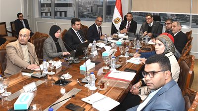 وزير الإسكان ومحافظ السويس يتابعان عددا من ملفات العمل والمشروعات المشتركة