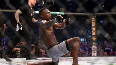  إسرائيل أديسانيا لاعب الفنون القتالية: سعيد بتقليد محمد صلاح احتفالي 